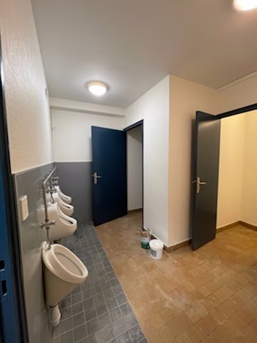 Réalisation 2 Rénovation des sanitaires du Complexe Marcel Paul à Ploufragan – modernité et accessibilité - Ploufragan