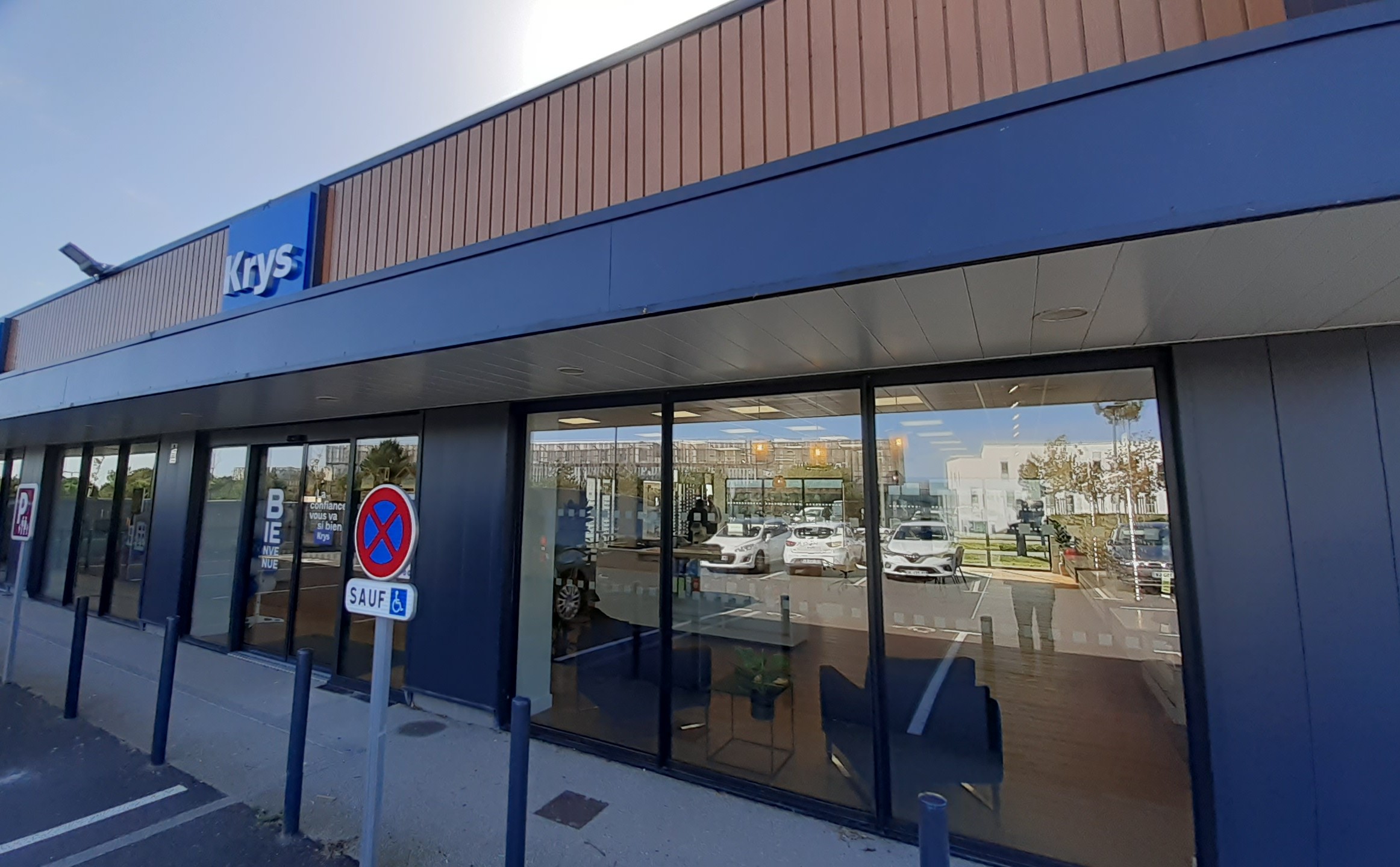 Réalisation Aménagement d’un magasin d’optique : une cellule brute transformée en point de vente premium à Plérin - Plérin