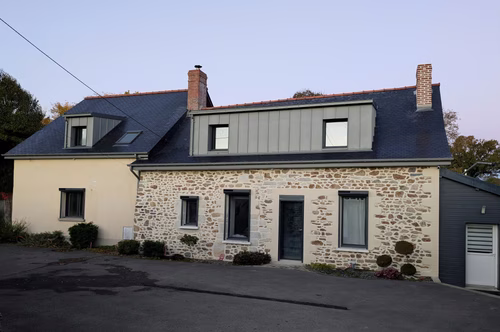 Réalisation 1 Rénovation et surélévation d'une façade de maison - Argentré-du-Plessis