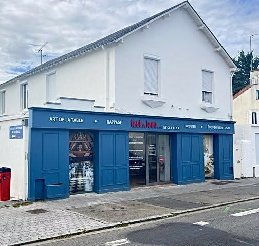 Chantier professionnel à Rezé : rénovation complète des locaux Tout Se Loue - Rezé