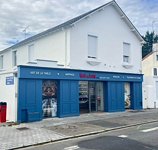 Réalisation Chantier professionnel à Rezé : rénovation complète des locaux Tout Se Loue - Rezé